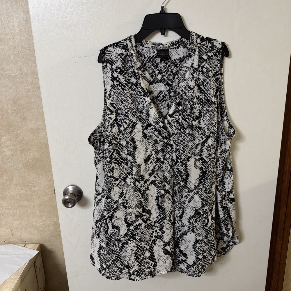 Worthington Woman 1X Black/White Alligator Print Sleeveless Blouse